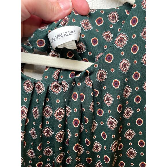 Calvin Klein Green Geometrical Casual Sleeveless Tank Top womens size medium - Picture 2 of 4